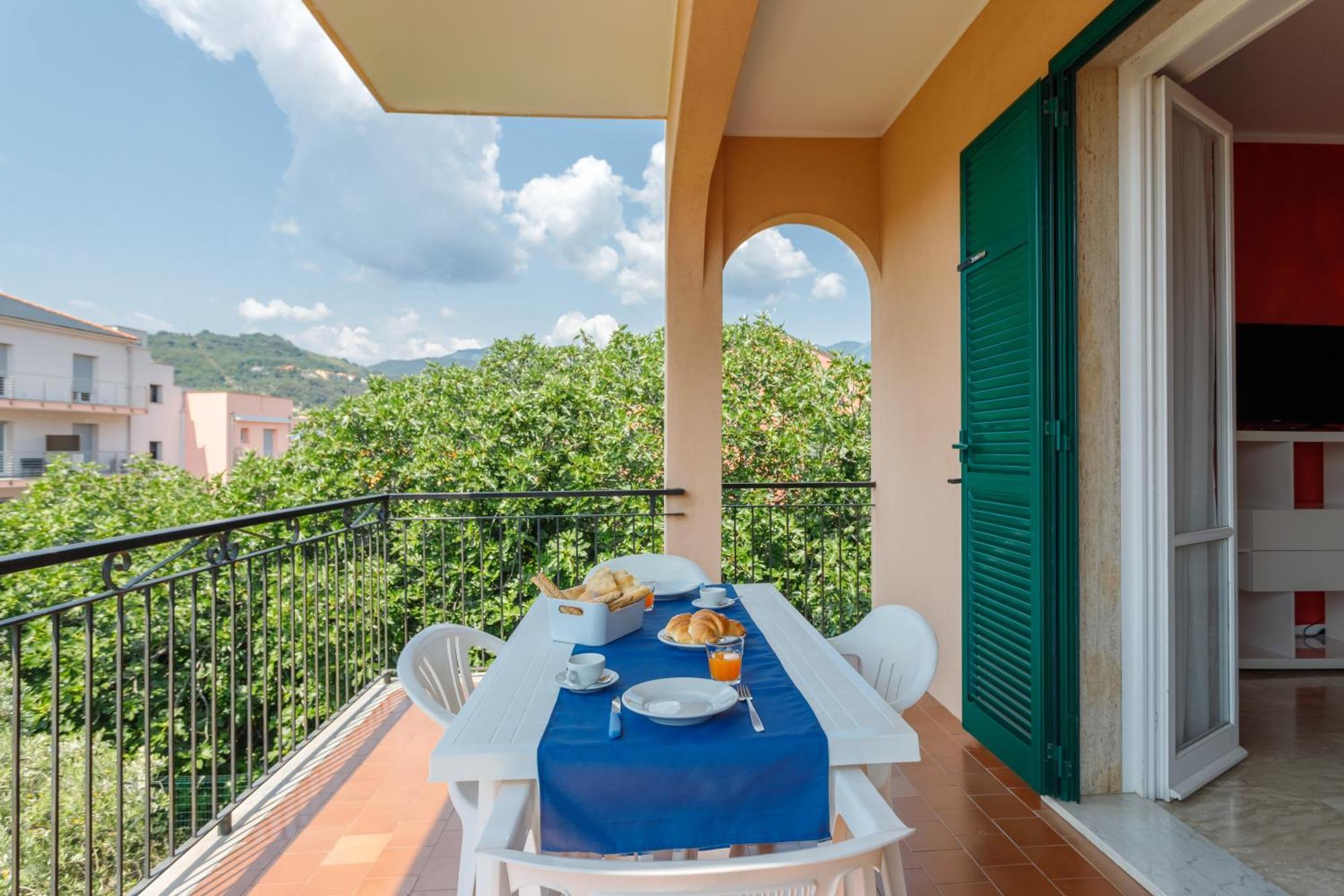 Residence Mizar 2 Pietra Ligure Exterior foto
