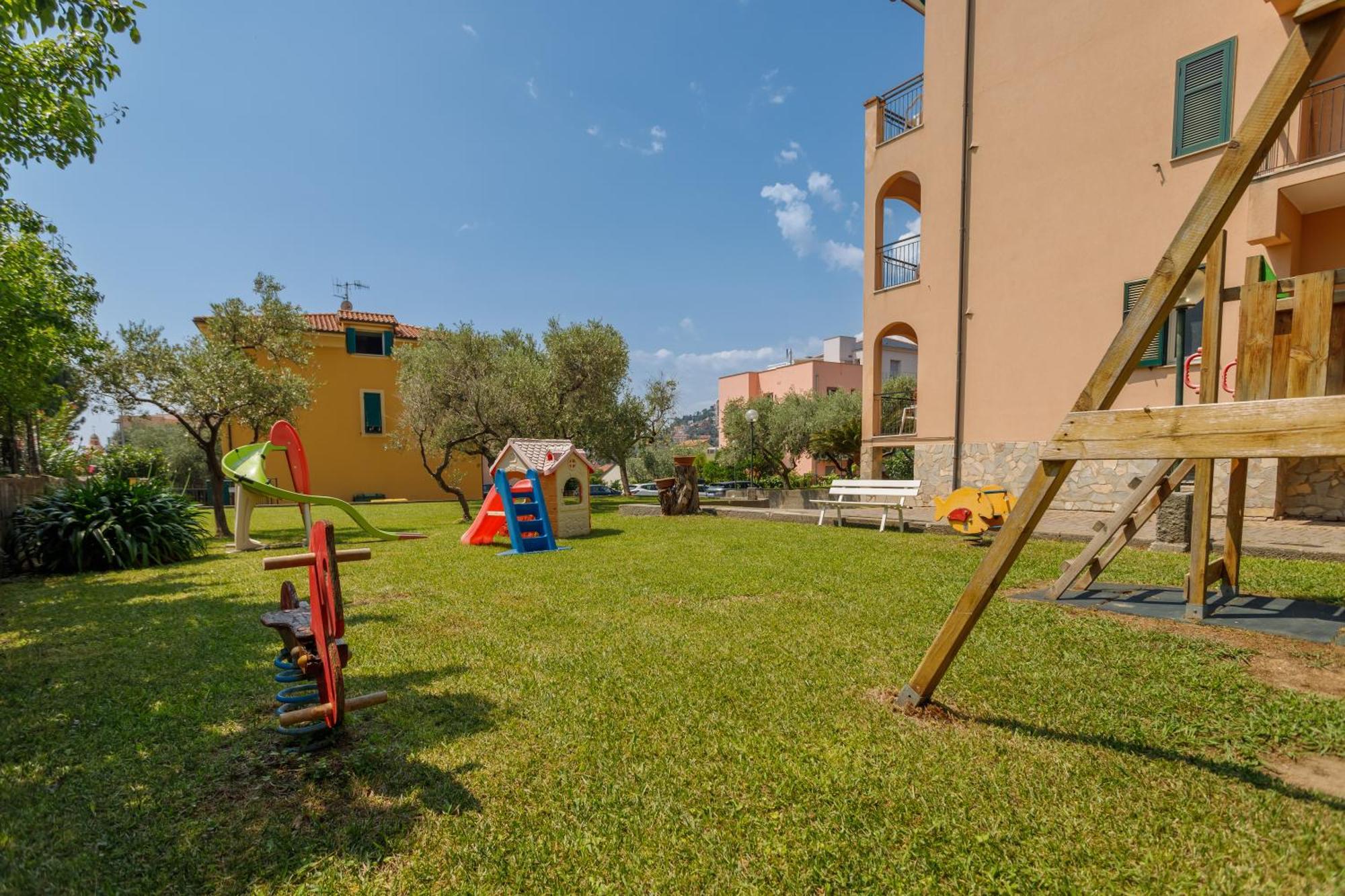 Residence Mizar 2 Pietra Ligure Exterior foto