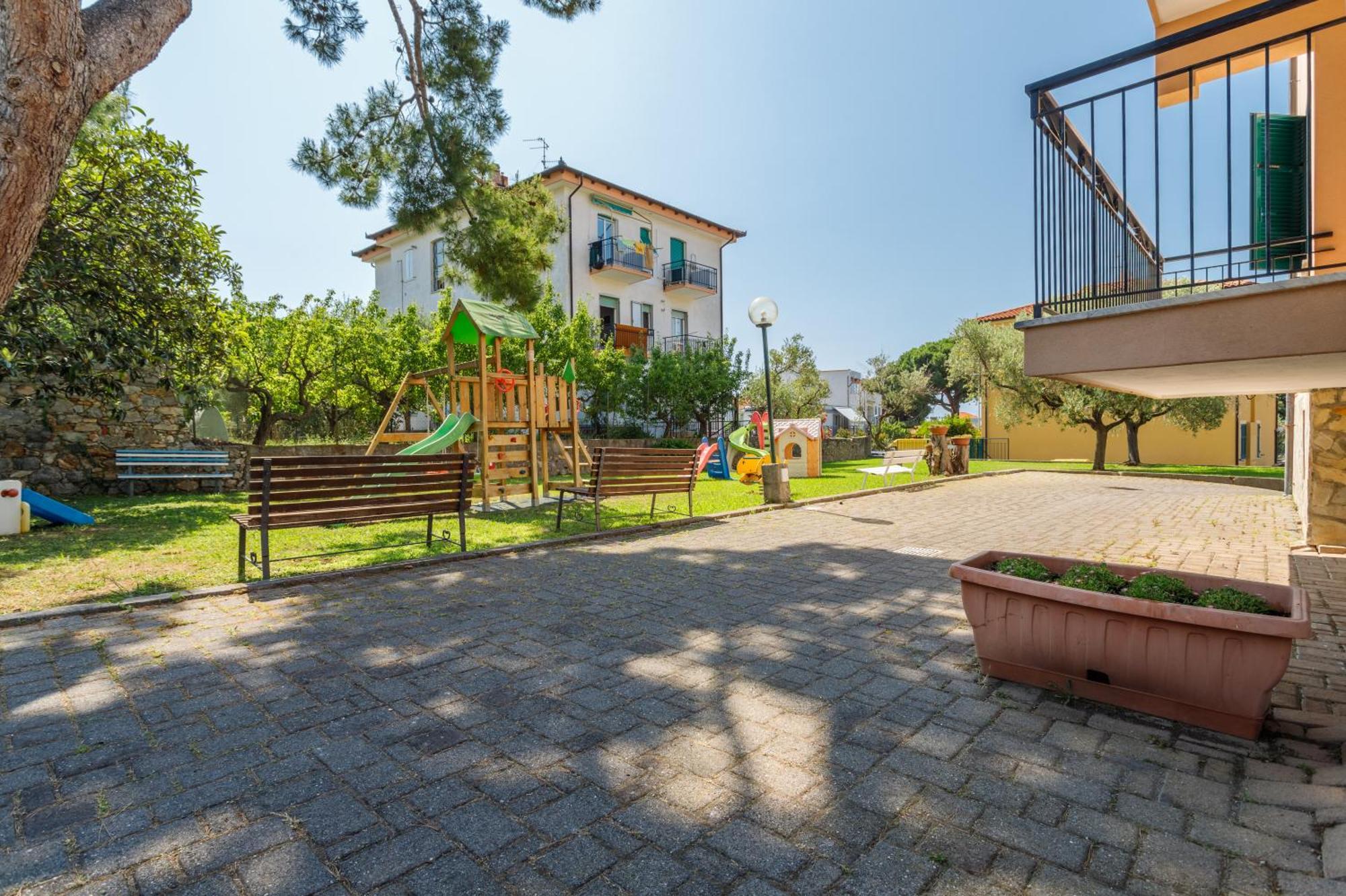 Residence Mizar 2 Pietra Ligure Exterior foto