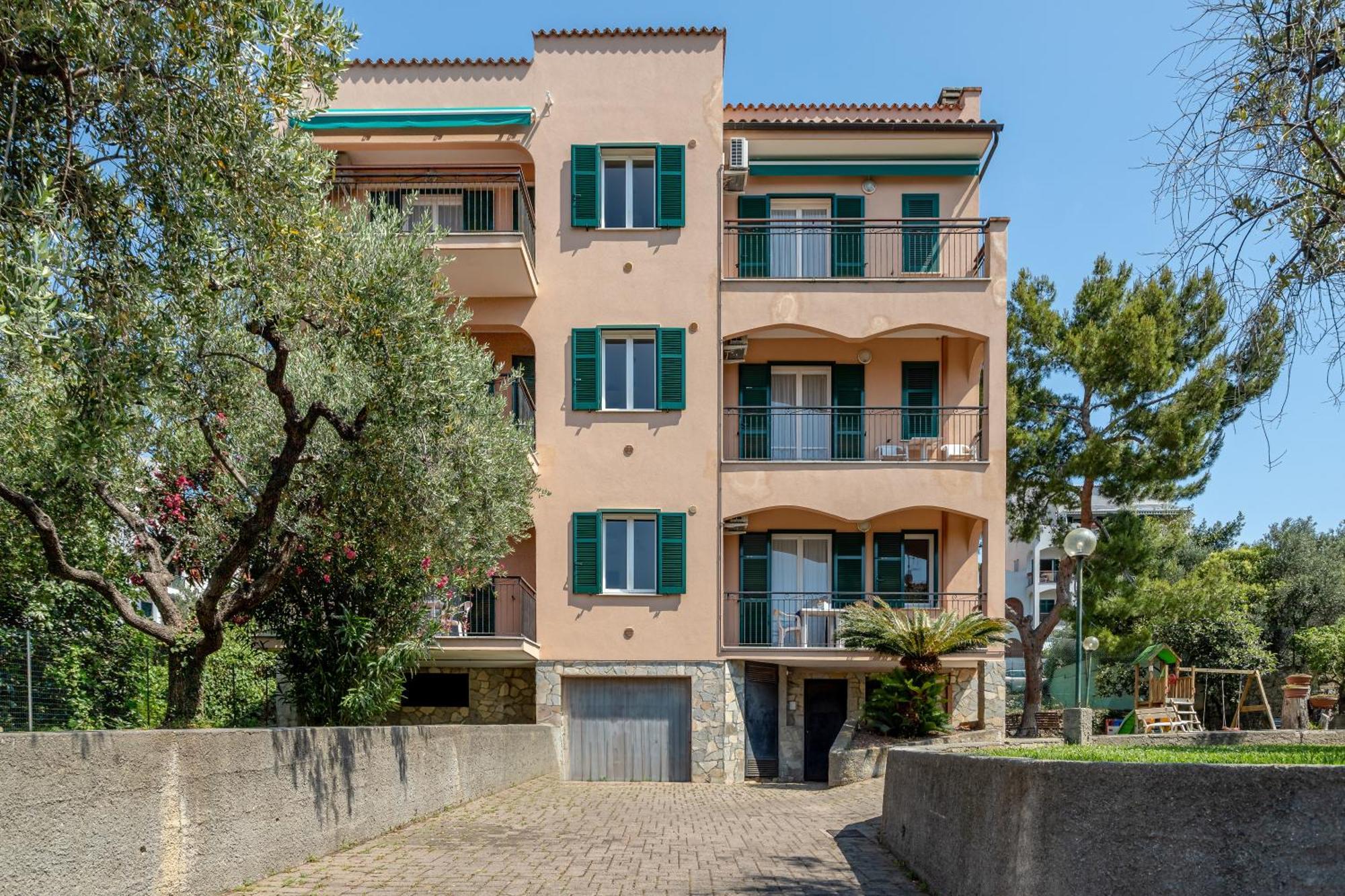 Residence Mizar 2 Pietra Ligure Exterior foto