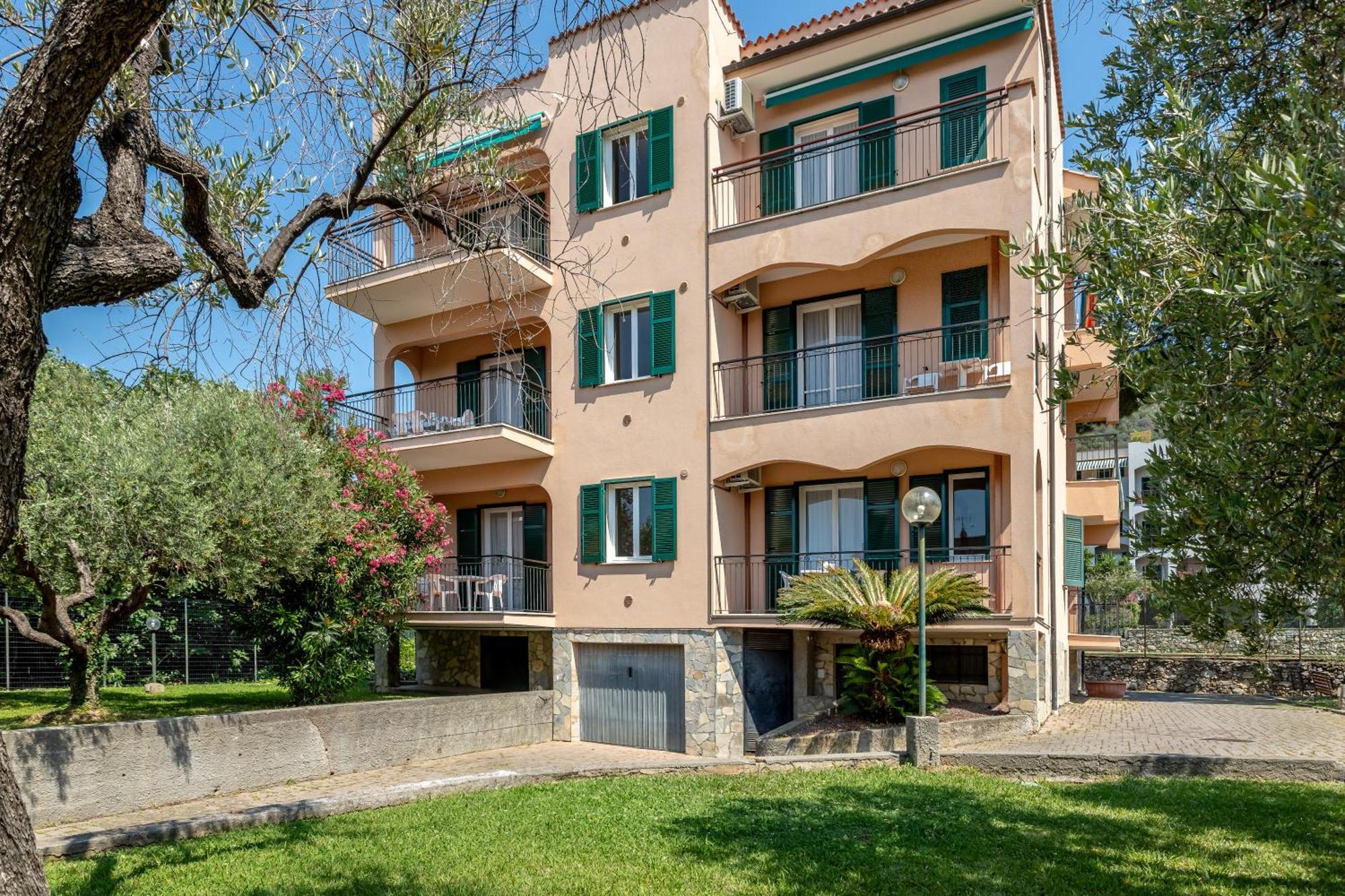 Residence Mizar 2 Pietra Ligure Exterior foto